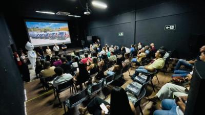 Cisamapi realiza entrega de seis vacimóveis em cerimônia marcada por celebrações